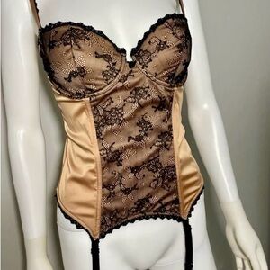 BNWT Victorias Secret VS Very Sexy Black & Gold Lace Corset w/suspenders - 34B